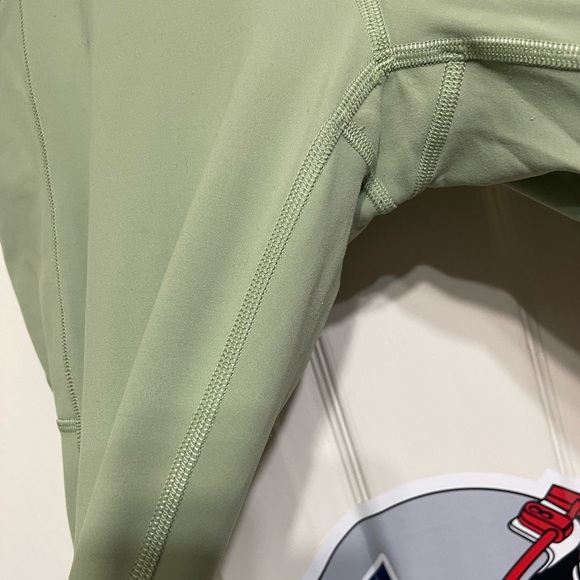 Lulu Lemmon fast and free leggings Size 8 - Picture 4 of 8